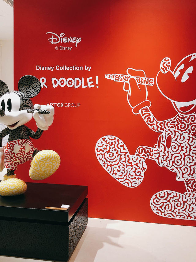 【限量藝術展】Mr Doodle愛情雕塑，遠東百貨信義A13