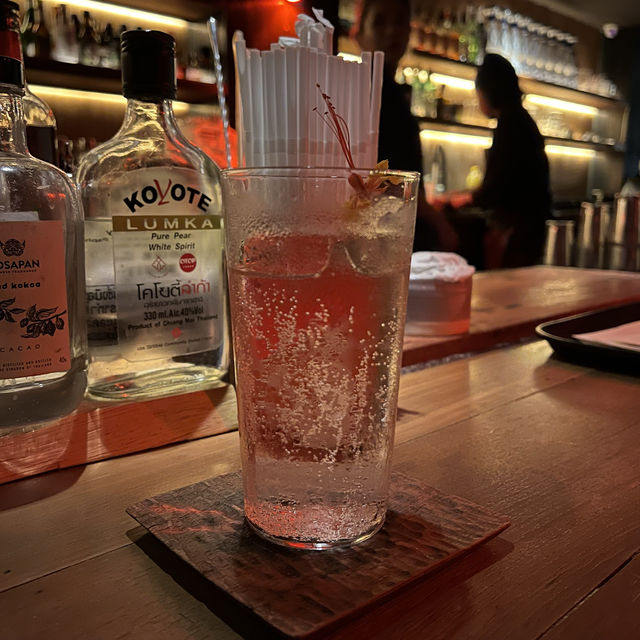 방콕의 분위기가 미쳐버린 bar, Thaipioka