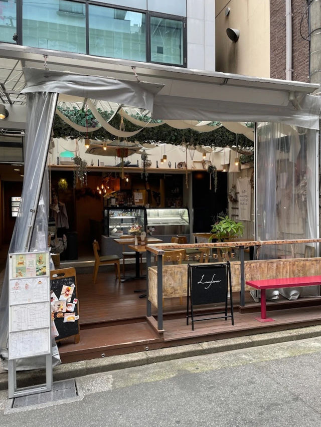 【福岡カフェ】オープンテラスの可愛いカフェでおいしいスイーツを