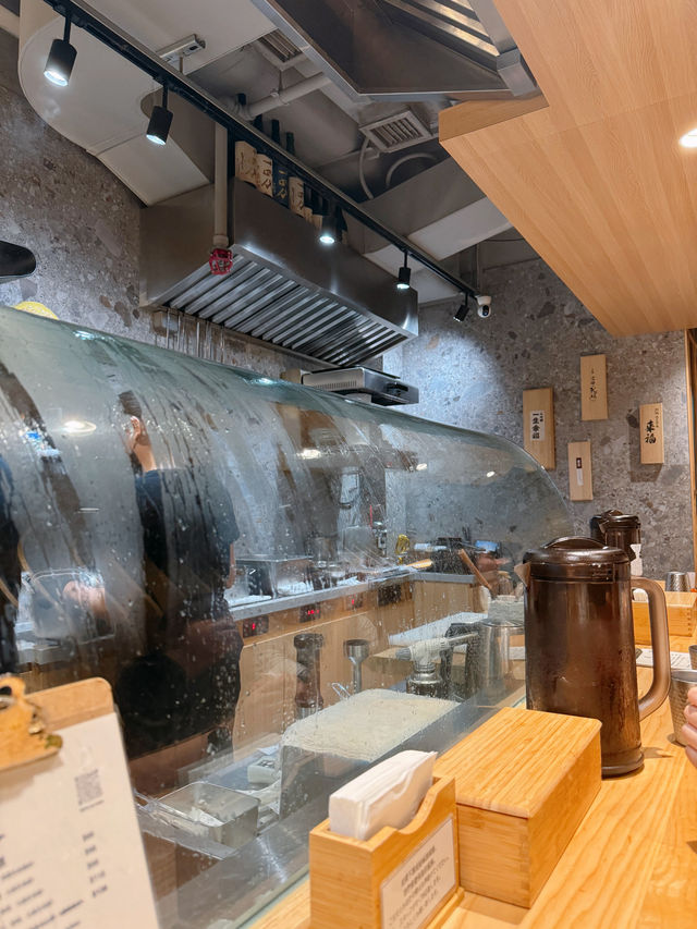 尋找隱蔽排隊拉麵店 🍜 實測中規中矩