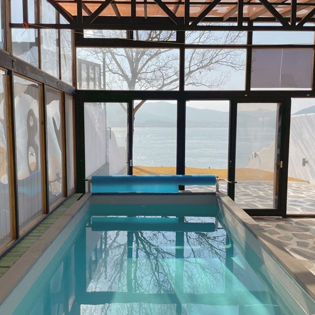 바다까지 2초 글램핑+수영장 동시에 즐길 수 있는 여기는⁉️