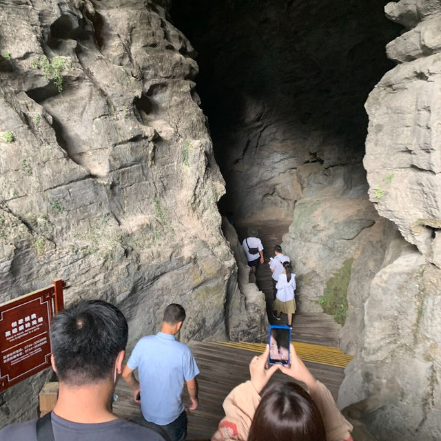 Defy gravity on the Zhangjiajie Glass Bridge—the world’s longest and highest