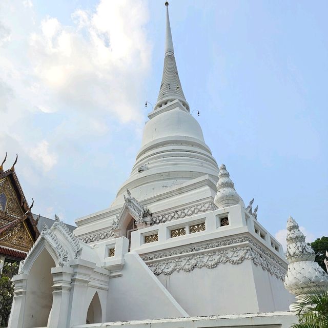 วัดปทุมวนารามราชวรวิหาร วัดกลางใจเมือง