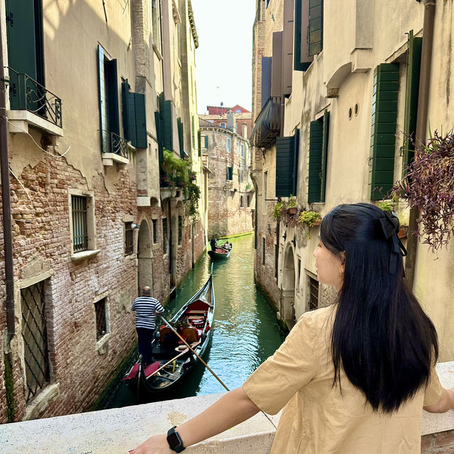 Venice: A Dreamy City of Canals and Gondolas 