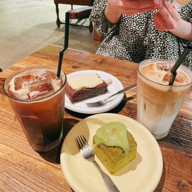 【東京・新大久保】一軒家を改装して作られた路地裏にある隠れ家カフェ☕️