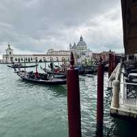 "Exploring Venice by Kayak: A Unique Perspective on the City"