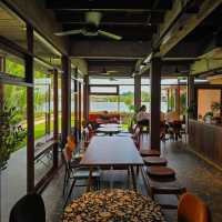 Rongmai mahachai cafe and stay