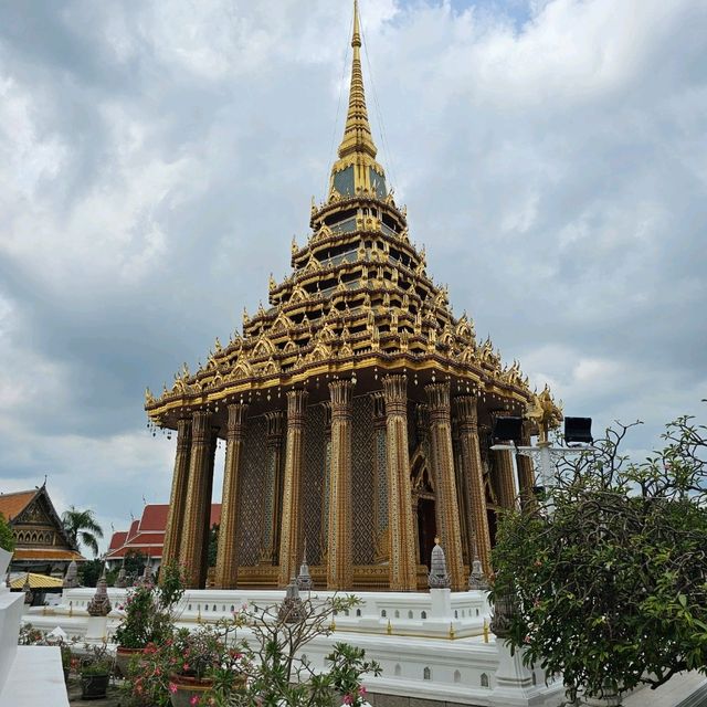 ไหว้พระวัดพระพุทธบาทสระบุรี เสริมมงคลชีวิต