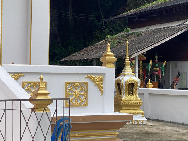 วัดหัวเขา วัดสวยวิวเขาจังหวัดตรัง