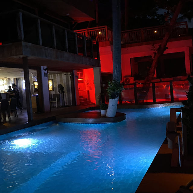 The Commune | Resto Bar 🌅🍹