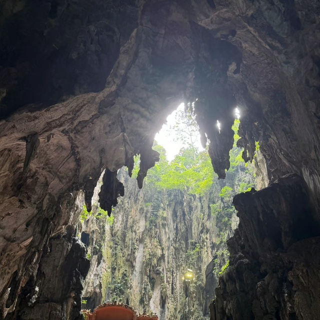 Batu Caves: A Stairway to Spiritual Splendor in Malaysia