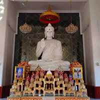 พระนอนองค์ใหญ่ วัดกู้