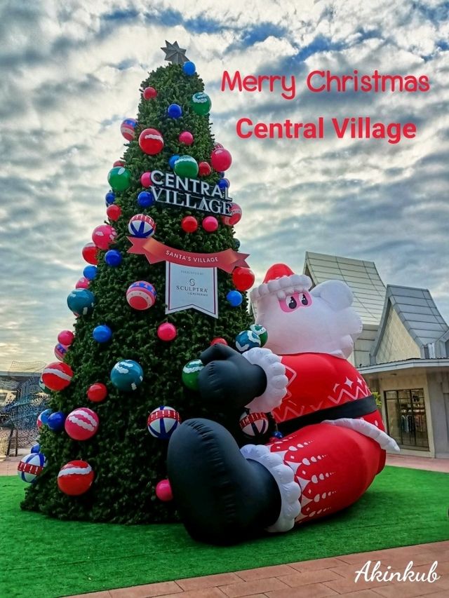 ถ่ายรูปคริสมาสต์กันที่ Central Village