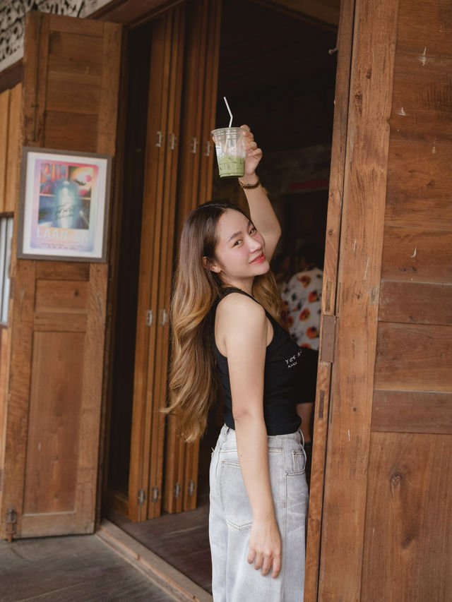 หลานเอก คอฟฟี่เฮาส์ - Laan Ek Coffeehouse