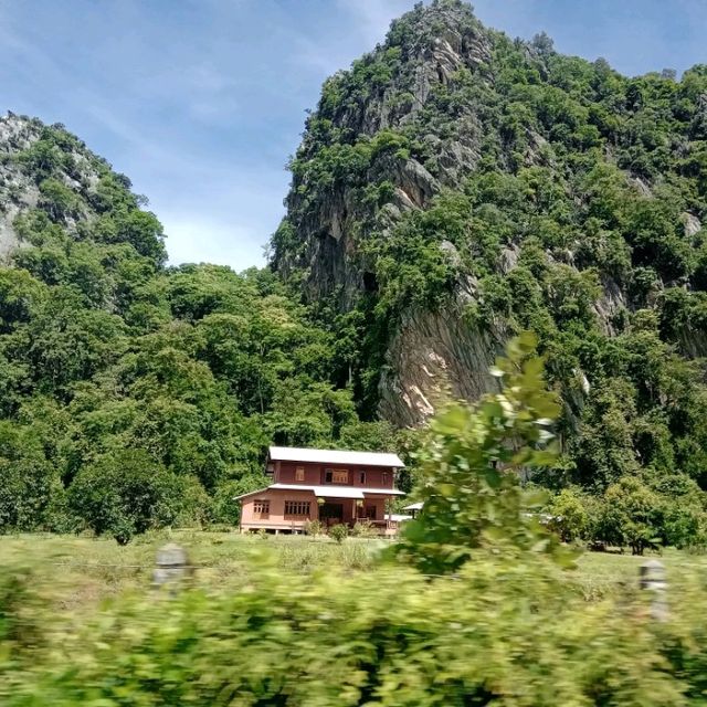 แวะเช็คอิน🎯 บ้านชายเขาสวิส้ซอร์แลนด์เมืองไทย
