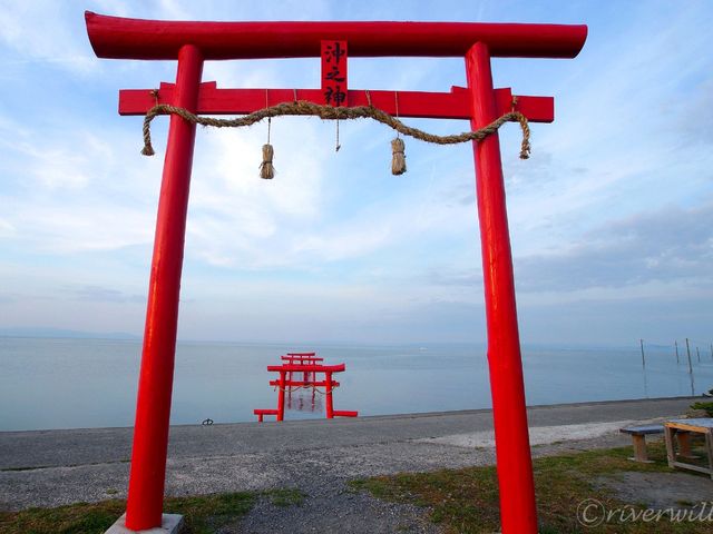 【佐賀県】沖ノ島へつながるパワースポット！「海中鳥居」