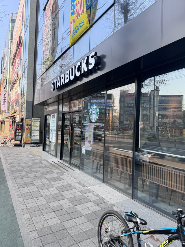 초코품은 부생카를 맛볼 수 있는,스타벅스 광주 염주점
