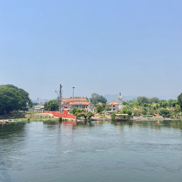 สะพานข้ามแม่น้ำแคว กาญจนบุรี