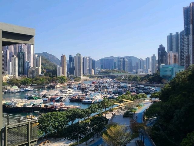 📸 【鴨脷洲半日遊:漁港文化×海風美食×逃離人潮の治癒路線!🚤🌿 📸 【鴨脷洲半日遊:漁港文化×海風美食×逃離人潮の治癒路線!🚤🌿