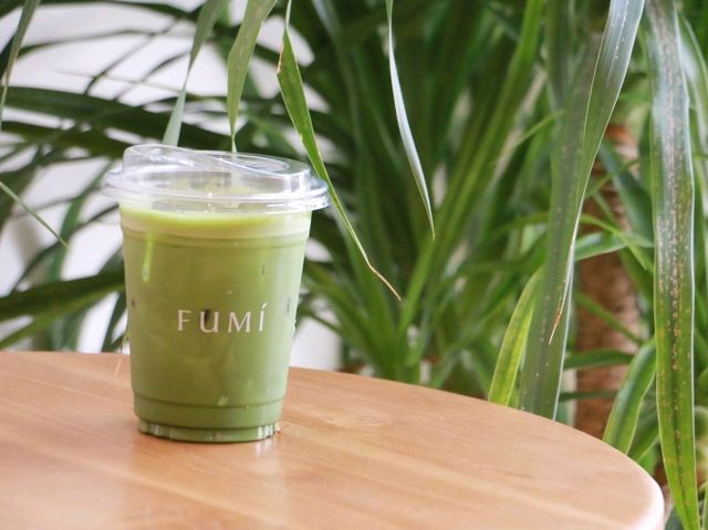 สายมัทฉะ ณ Fumi บ้านเพ