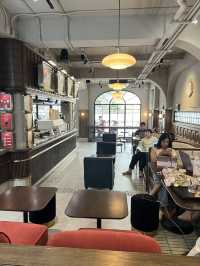 Oasis Coffee คาเฟ่ 24 ชั่วโมง ใกล้รถไฟฟ้า