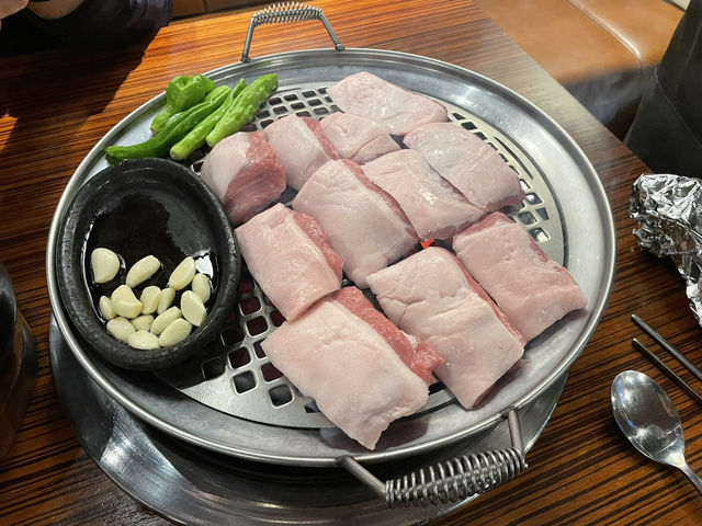 세상에서 가장 맛있는 돼지고기를 동래정에서 만났습니다.