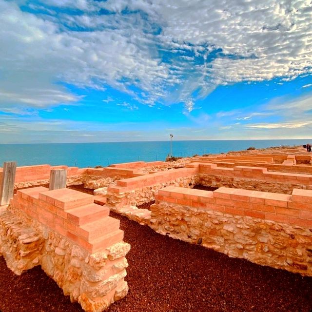 幾個古代時期的建築遺跡聚集在一起的小半島