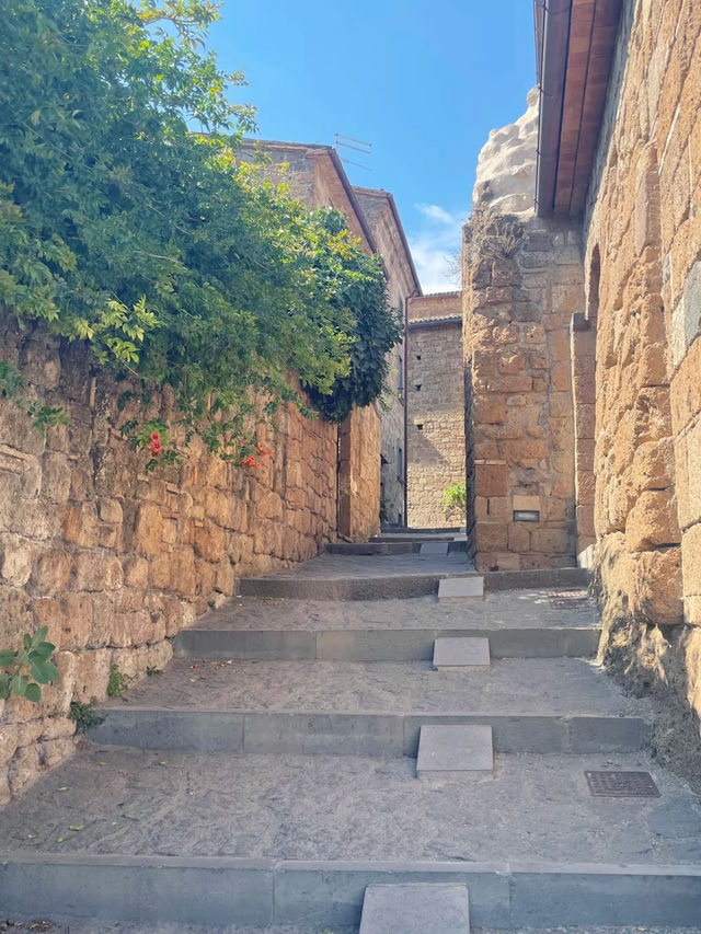 Timeless Wonder – My Solo Journey to Civita di Bagnoregio