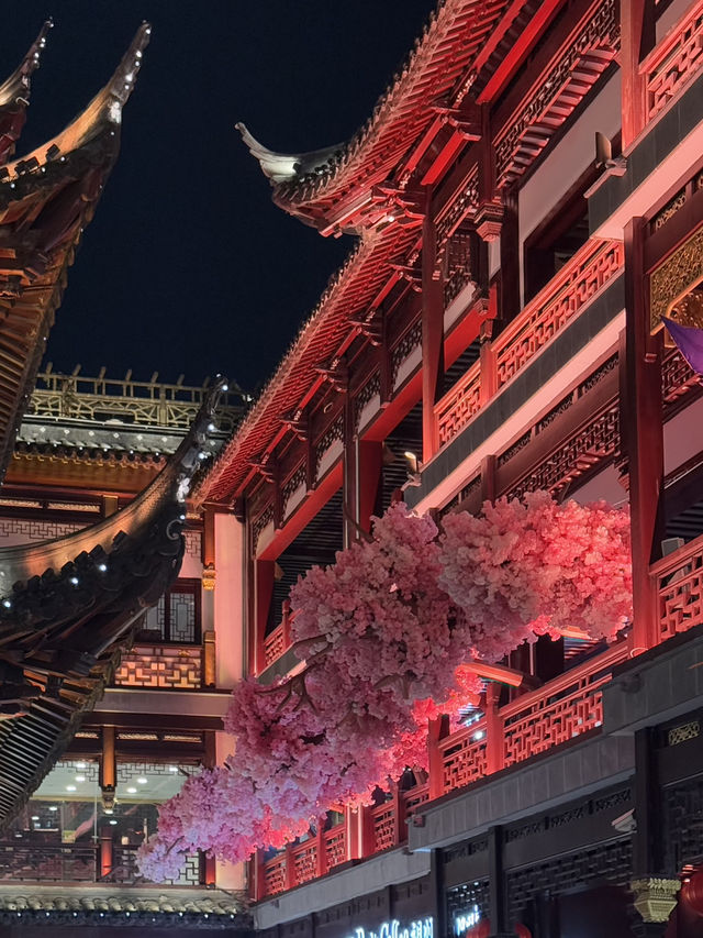上海豫園商圈攻略｜燈會限定浪漫打卡！百年老城廂逛吃指南，感受最地道的上海風情！