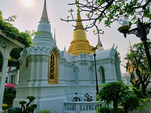 泰國曼谷市中心湄南河畔著名地標性寺廟景點：拉查波比託寺，適合打卡拍照📸冥想