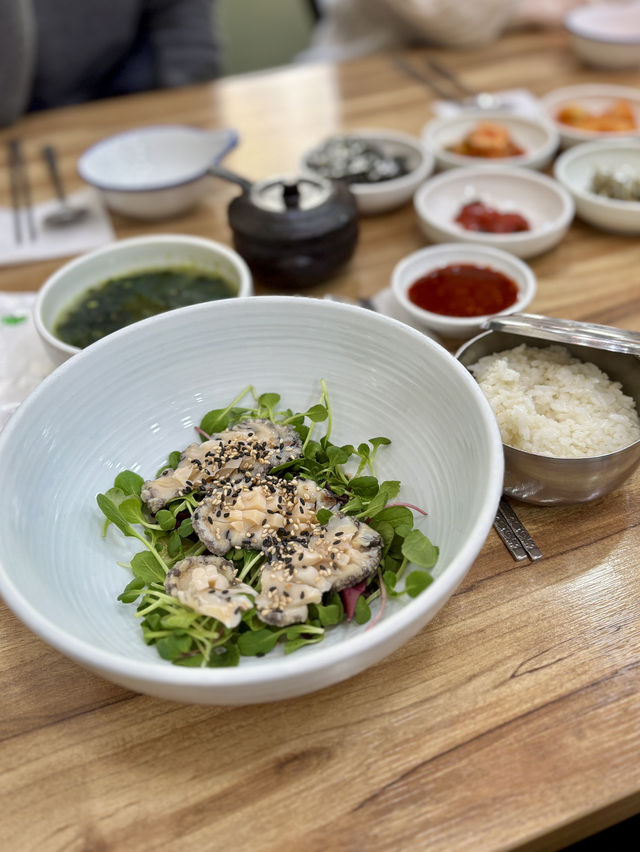【韓国釜山・南浦洞】朝食のアワビ粥が人気の専門店「済州家 南浦洞店」