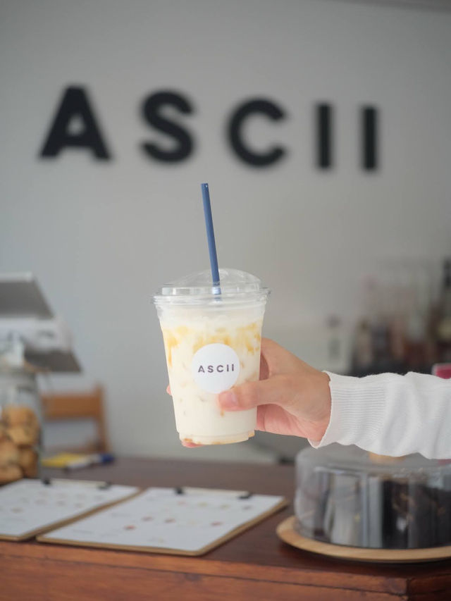 ASCII Coffee : คาเฟ่มินิมอลสีขาวดำ จันทบุรี