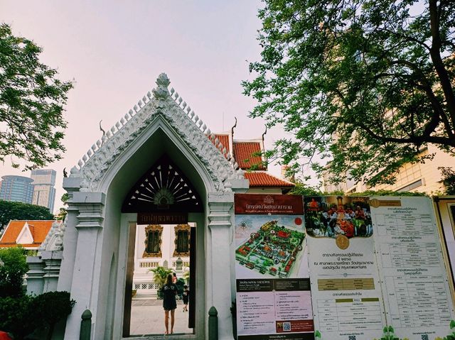泰國曼谷素坤逸區皇家古跡寺廟景點一日遊行程，白色大理石暹羅文化寺廟建築，適合拍照📸打卡