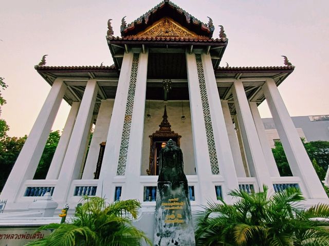 泰國曼谷素坤逸區皇家古跡寺廟景點一日遊行程，白色大理石暹羅文化寺廟建築，適合拍照📸打卡