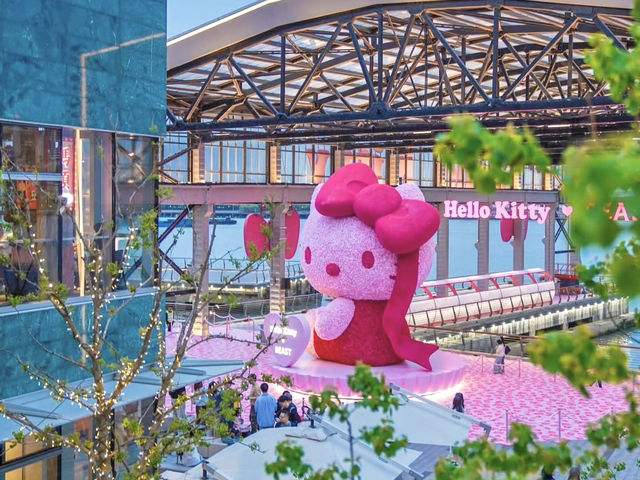 Beast X Hello Kitty ตลาดดอกไม้เซี่ยงไฮ้