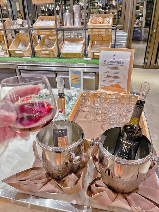 全家住大員皇冠超幸福：吃Buffet、泡泳池、爽爽當廢人