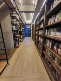 韓國清州 這間清州韓屋咖啡廳！圖書館美學，拍照控先收藏 位於清州的후마니타스（HUMANITAS）
