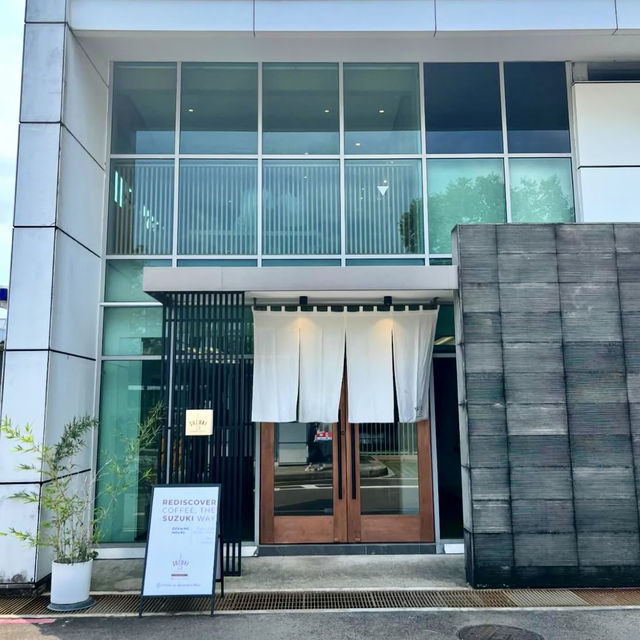 シンガポール・ブーンレイの工業団地の隠れ家カフェ