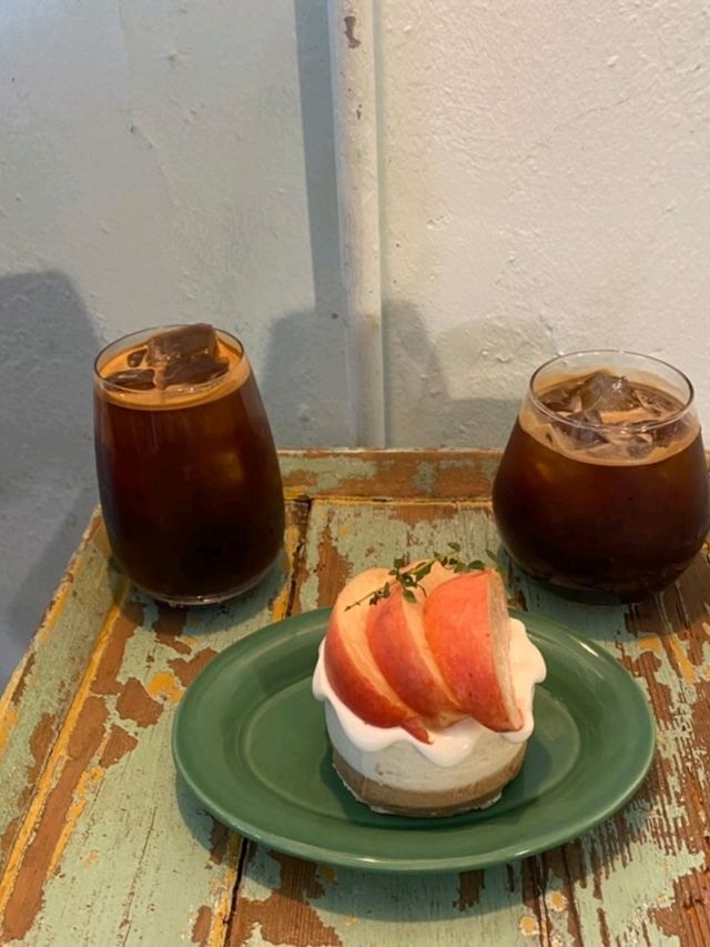 [🇰🇷ソウル] ホンデイック駅 アースアス – 地球に優しいケーキが味わえるサステナブルカフェ