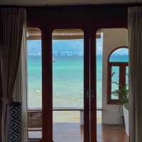 ที่พักริมทะเลสุดมินิมอล ณ เกาะล้าน 