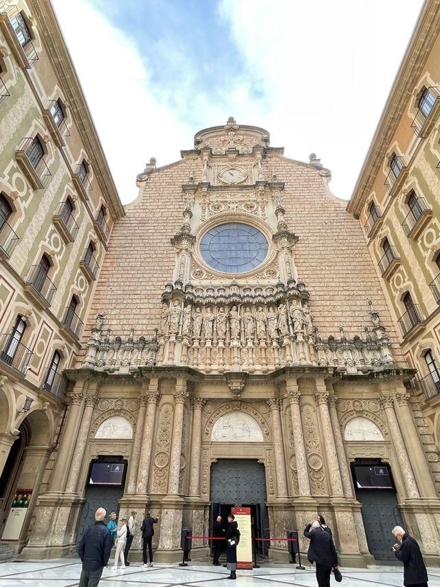 Hola Barcelona เมืองแห่งสถาปัตยกรรมสุดฮิป