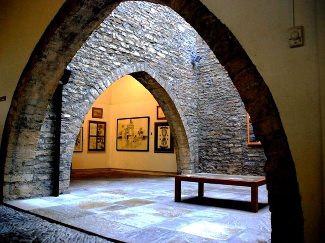  該藏品包含近 5,000 幅繪畫，其中約 400 幅正在展出