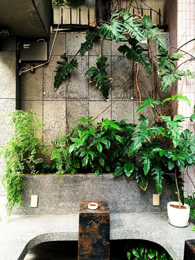 胡志明市工業風咖啡店 -- 96B Roastery 