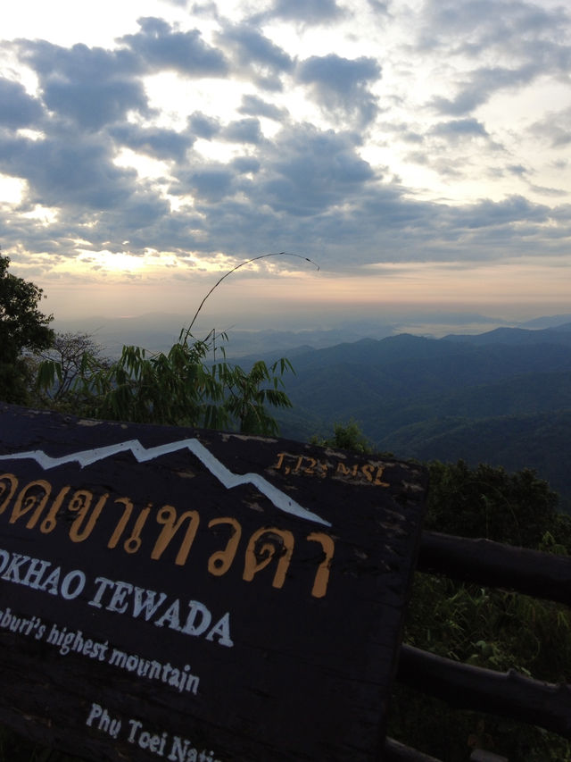 ⛰️🌫️ พาชมทะเลหมอก “ยอดเขาเทวดา” สุพรรณบุรี 