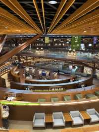 【石川県・金沢市】美しいすぎる図書館📚