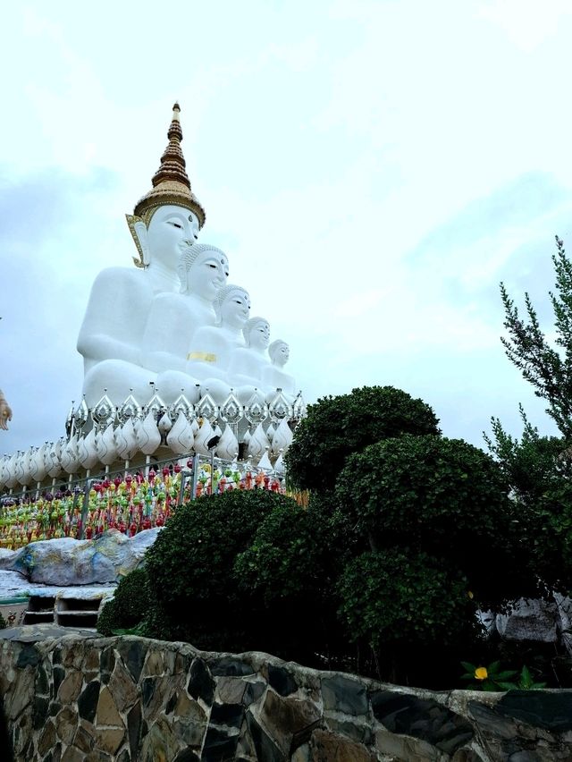 วัดพระธาตุผาซ่อนแก้ว วัดที่ไม่หยุดพัฒนา