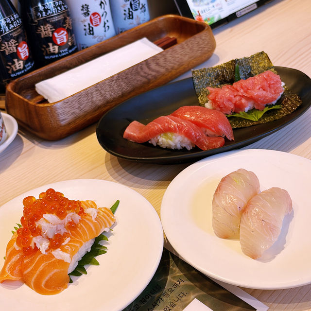 誰能想到60年代的美國居然藏了一間壽司店！🍣 ✨  