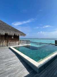 🌺 Gili Lankanfushi Maldives – A Whisper of Heaven Over Water 🌊✨