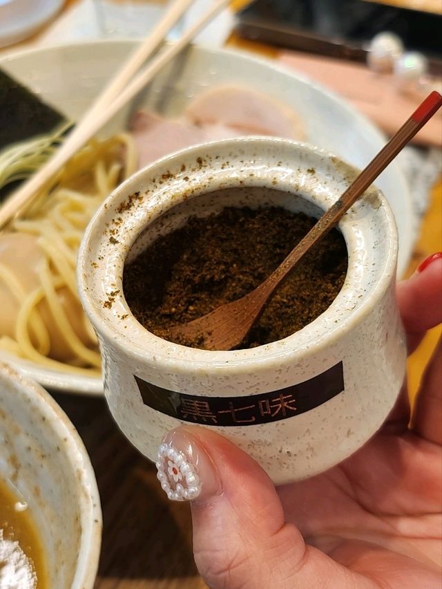 "이케부쿠로 MENYA NAKAGAWA – 진한 닭해물 츠케멘 맛집 추천