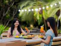 รีสอร์ตสไตล์ทรอปิคอล บรรยากาศร่มรื่น 
